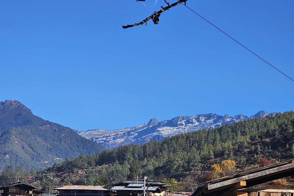 Mountain view with clear sky druk path trek