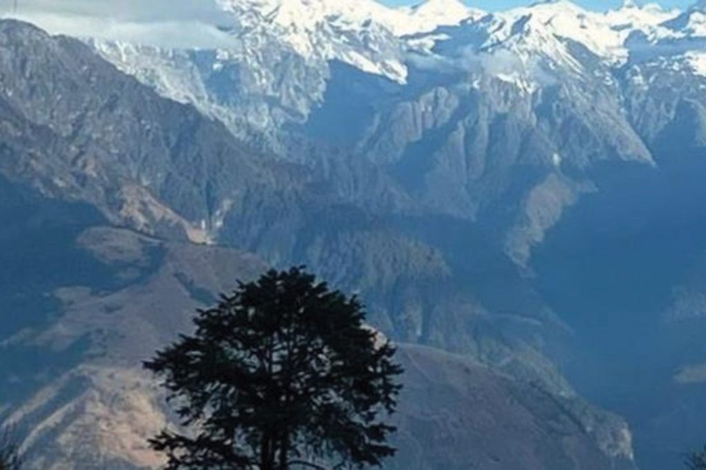 Mountain view from near tree dagala trek