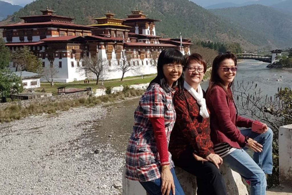 Punakha dzong visit with tourist and guide bumthang valley tour