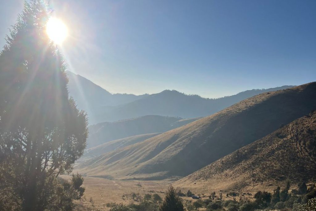 Clear sky and mountain view bumthang valley tour